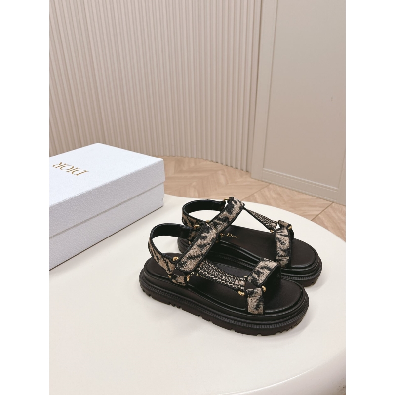 ch**an D*or slippers